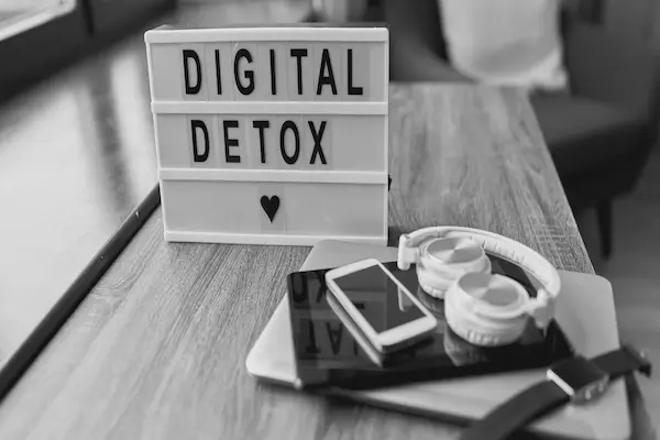 digital detox weekend checklist